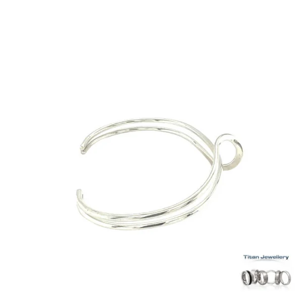 Tianguis Jackson, Elegant Silver Twist Bangle